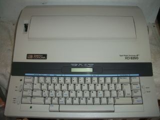 Vintage Smith Corona Xd - 5250 Portable Electric Typewriter Dictionary