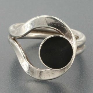 Vintage Handcrafted Sterling Silver Black Onyx " Hook & Eye " Style Ring Size 8