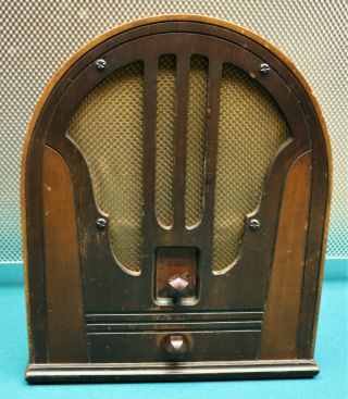 Vintage Old Antique 1934 Philco Cathedral Radio,  Model 84;restored,  Great