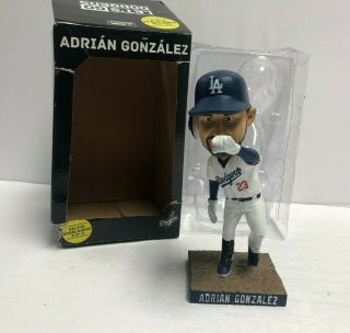 Adrian Gonzalez Selfie La Dodgers 2017 Bobblehead Sga Discounted Box