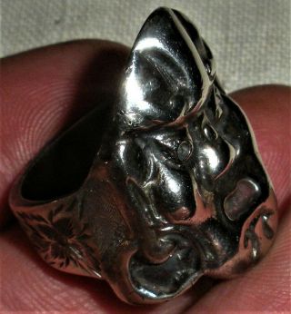 Antique 1870 - 1910 Asian.  800 - 900 Silver Japanese Samurai Face Mask Ring Vafo