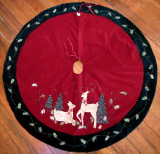 Vintage Embroidered Red Velvet Christmas Tree Skirt