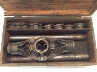Vintage Mark Mfg Co.  Pipe Threader Tap And Die Set With Wooden Box Chicago Ill