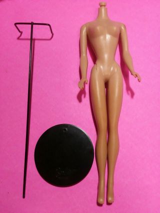 Barbie Vintage Tm Stand With Body