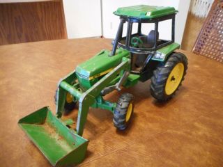 Vintage 1/16th John Deere Toy Tractor & Loader