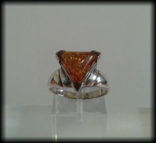 Vintage 925 Solid Sterling Silver And Baltic Amber Triangular Cabochon Ring