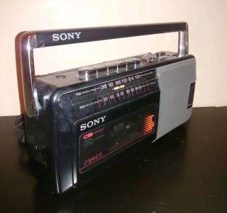 Sony Cfm - 140 Am/fm Radio Cassette 2 Bands Stereo Speaker Vintage Retro
