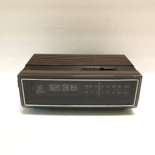 Vintage Ge Flip Alarm Clock Radio Am Fm General Electric 7 - 4305c Faux Wood Grain
