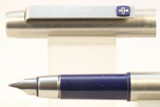 Vintage (1985) T Parker 25 Medium Fountain Pen,  Blue Trim