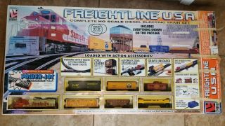 Vintage Life - Like Ho Scale Electric Train Set,  Santa Fe Express Track,