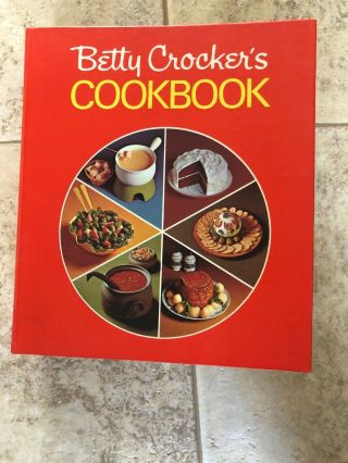 Vintage 1974 Betty Crocker’s Cookbook 21st Printing 5 Ring Picture