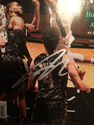 BUCKS GIANNIS ANTETOKOUNMPO SIGNED SPORTS ILLUSTRATED S.  I.  4/8/19 Proof Pic 3