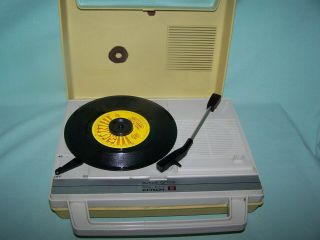 Vintage Hitachi Portable Battery Powered 45 /33 Rpm Record Player