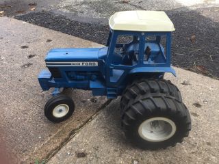 Ford 9700 Diecast Tractor 1/16 Scale Vintage Antique Farm Toy Ertl