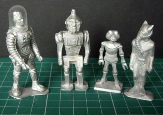 1990s Vintage Motion Master Miniatures Metal Space People & Robot Figures X 4
