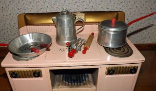 Vintage Little Lady Empire Toy Stove and Oven Pink w/ Aluminum Toy Pots Pans 3
