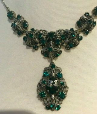 Vintage Necklace Emerald Green Stone With Silvertone Chain & Clasp