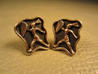 Vintage Figural Warrior Black Enamel Yellow Gold Plated Cuff Links