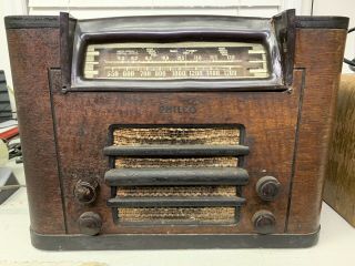 Vintage 1941 Philco Wood Tube Radio