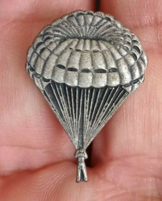 Vintage Pioneer Parachute Co.  Pin Badge