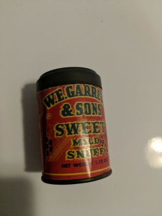 Vintage W.  E.  Garrett & Sons Sweet Mild Snuff 1.  15 Ounce Can Paper Label