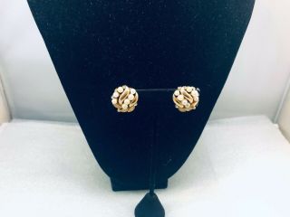 Vtg.  Crown Trifari Faux Pearl & Rhinestone Gold Tone Flowers Clip On Earrings