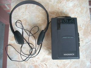 Vintage Motorola Portable Am - Fm Radio And Cassette Player With Headphones