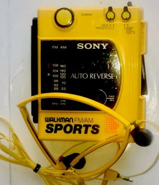 Vintage Sony Walkman Sports Wm - F73 Fm / Am Stereo Cassette Player W/ Headphones
