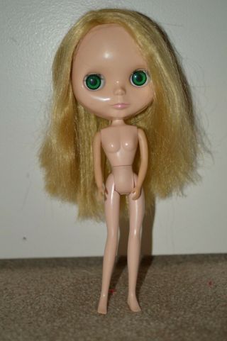 Vintage 2001 Cwc Hasbro Takara Blonde Blythe Doll