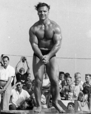 Vintage Photo: Bodybuilder Man Male Physique Contest Shirtless 50 