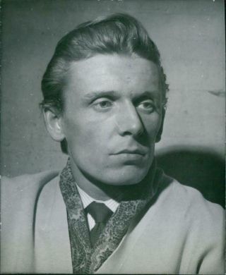 Vintage Photograph Of A Picture Of The Actor Alan Dobie