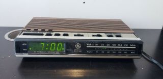 Vintage General Electric Ge Woodgrain Digital Alarm Clock Radio 7 - 4638a Am/fm