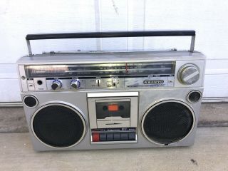 Vintage 1982 Sanyo Boombox Model No.  M9820 Ghetto Blaster Cassette Radio