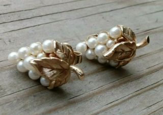Vintage Crown Trifari Gold Tone With Faux Pearls Earrings 1/2 "