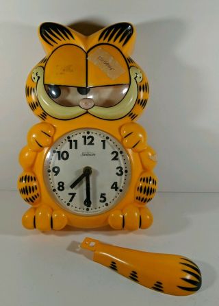 Vintage Sunbeam Animated Garfield Wall Clock Moving Eyes Swinging Tail