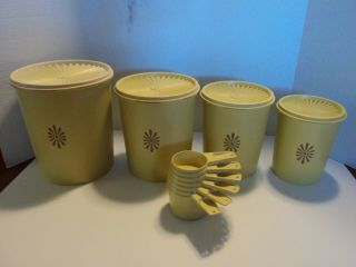 Vintage Tupperware 4 Pc Nesting Canister Set Yellow Harvest Gold / Measuring Cup