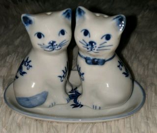 Vintage Andrea By Sadek Ceramic Cat Salt & Pepper Figurines Kitten Toile Tray