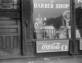 1941 Barber Shop,  Chicago,  Illinois Vintage Old Photo 8.  5 " X 11 " Reprint