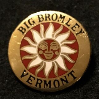 Big Bromley Vintage Skiing Ski Pin Badge Manchester Vermont Vt Travel Souvenir
