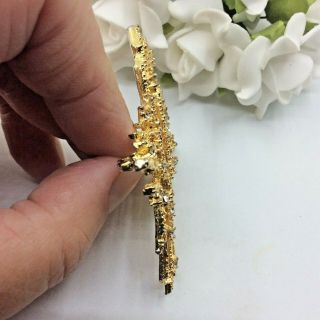 VINTAGE JEWELLERY SIGNED SW CLEAR RHINESTONE TEXTURED GOLD TONE ABSTRACT BROOCH 2