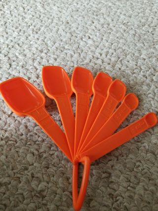 Tupperware Set Of 7 Measuring Spoons With Clasp Orange Vintage