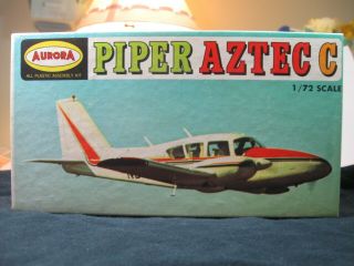 1968 Vintage Aurora 1/72 Piper Aztec C 282 - 70 (first Issue)