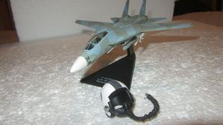 F 15 MILITARY USAF JET FIGHTER AIRCRAFT MODEL WITH MINI HELMET 3