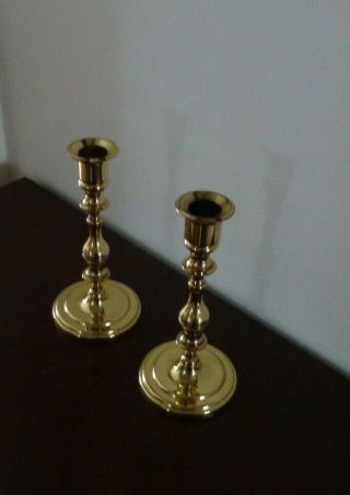 PAIR (B) VINTAGE 1970 ' S BALDWIN GEORGETOWN POLISHED SOLID BRASS CANDLESTICKS - 7 