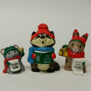 Vtg Hallmark Merry Miniatures Christmas Carolers Raccoon Mouse Bunny 1989