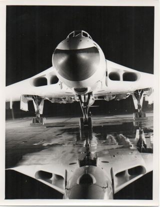 Large Vintage Photo - Avro Vulcan With Reflection
