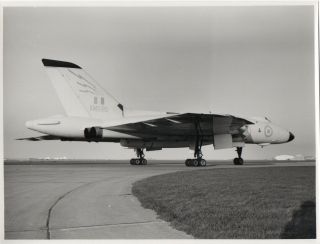 Large Vintage Photo - Avro Vulcan Xm595 With Blue Steel Missile
