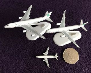 3x Small Die Cast Model Airplane - Mea Middle East Airlines