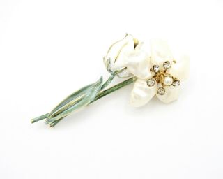 Vintage Signed Sandor Mother Of Pearl Enamel Gold Tone Metal White Flower Brooch