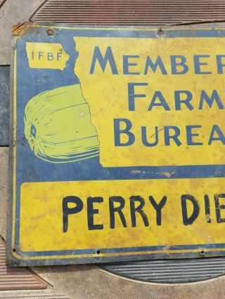 VIntage Iowa Farm Bureau Member Tin Sign Corn Feed Cow Pig Old Barn Art 2